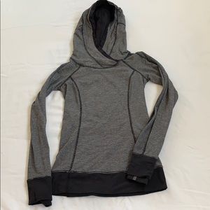 Lululemon hooded long sleeve shirt 0 / XS